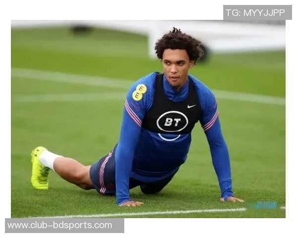 利桑德罗随队训练状态回暖预计十月底前重返赛场 利桑德罗随队训练状态回暖预计十月底前重返赛场