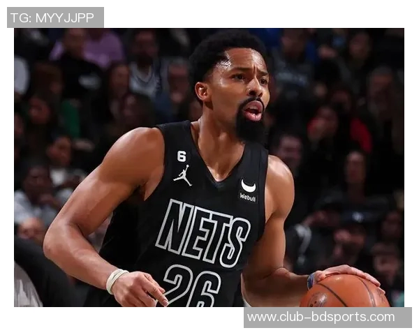 黄蜂队宣布裁掉效力11年的老将后卫丁威迪下一站将何去何从引发关注 黄蜂队宣布裁掉效力11年的老将后卫丁威迪下一站将何去何从引发关注