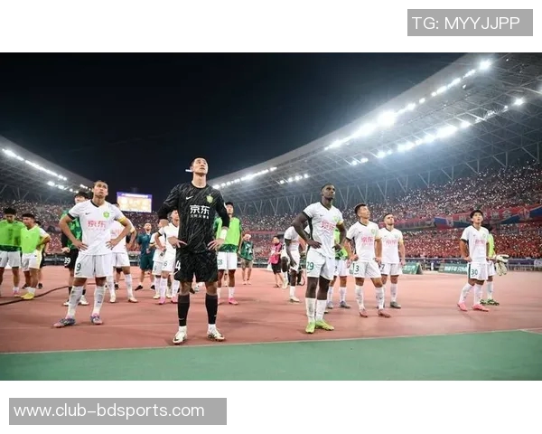 国安惨败塞蒂恩责任难逃球迷呼吁尽快换帅以挽回颜面 国安惨败塞蒂恩责任难逃球迷呼吁尽快换帅以挽回颜面