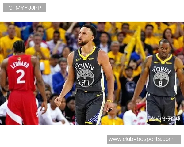 斯蒂芬库里再创奇迹42分6板7助1帽让人怀疑他是否来自地球 斯蒂芬库里再创奇迹42分6板7助1帽让人怀疑他是否来自地球