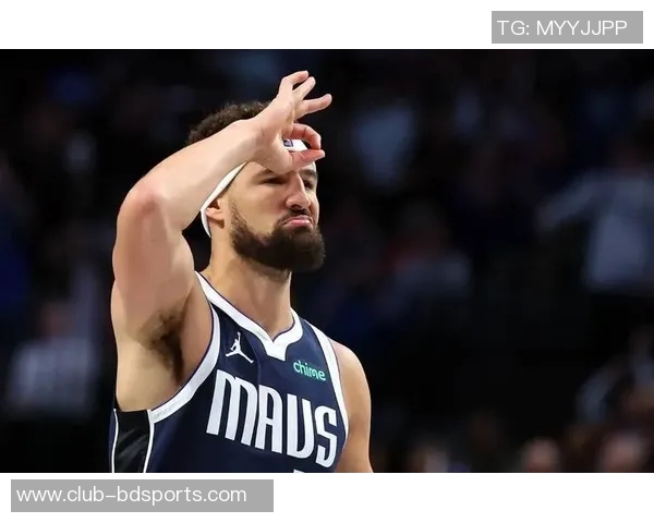 浓眉因伤缺席独行侠对灰熊比赛连续缺阵已达四场 浓眉因伤缺席独行侠对灰熊比赛连续缺阵已达四场