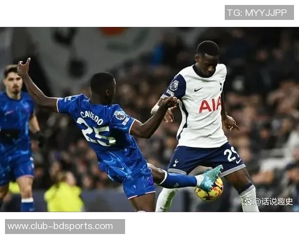 伦敦德比即将来袭阿森纳切尔西争夺榜首之战引发关注 伦敦德比即将来袭阿森纳切尔西争夺榜首之战引发关注