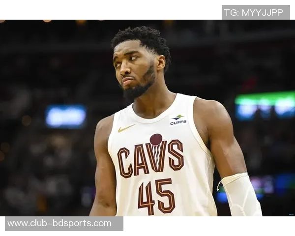 加兰全场发力助骑士获胜强调保持斗志与活力展现真正团队篮球精神 加兰全场发力助骑士获胜强调保持斗志与活力展现真正团队篮球精神